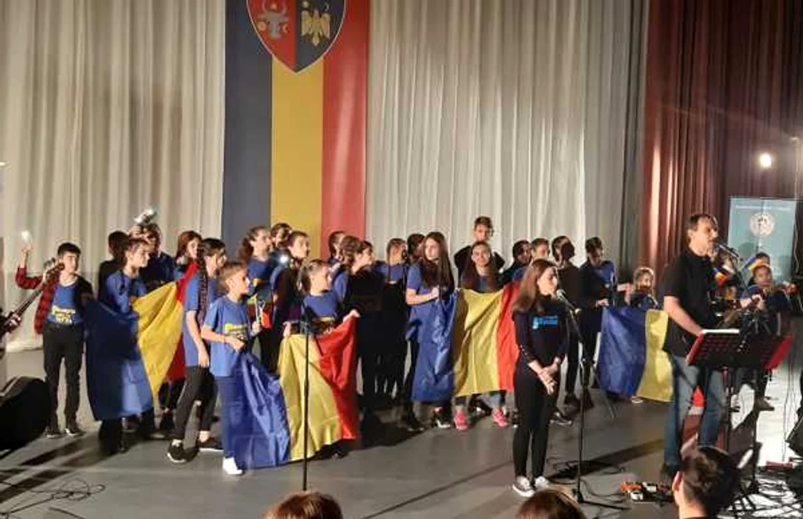 Spectacolul omagial dedicat poetului Adrian Păunescu  FOTO: Carmen Smeu