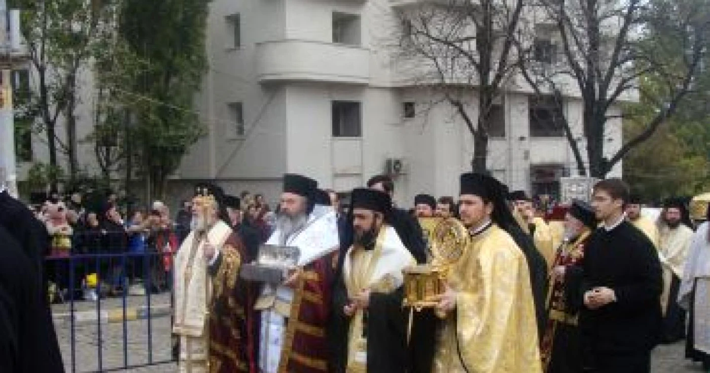 Bucureşti: VIDEO A început pelerinajul moaştelor!
