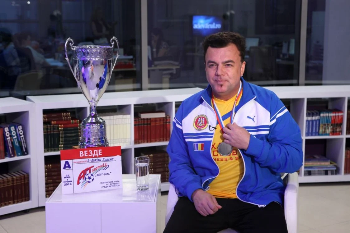 Adrian Enache este căpitanul echipei de fotbal a artiştilor FOTO Sever Gheorghe