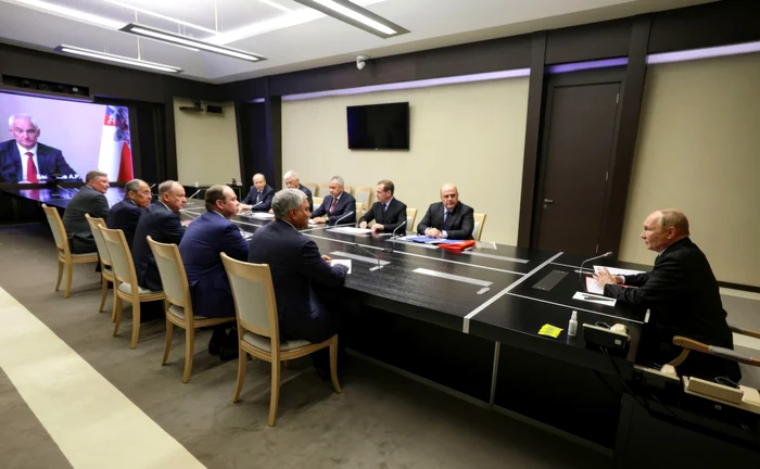 Vladimir Putin la ședința Consiliului de Securitate din 16 august FOTO PROFIMEDIA