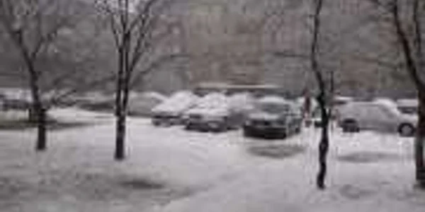 În Prahova a început să ningă de aproximativ două ore