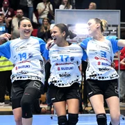 Handbalistele bucurestene de la CSM Djurdjina Jaukovic, Elizabeth Omoregie si Emilie Hegh Arntzen  Foto sportpictures eu jpg