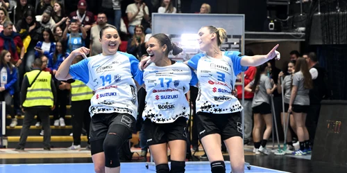 Handbalistele bucurestene de la CSM Djurdjina Jaukovic, Elizabeth Omoregie si Emilie Hegh Arntzen  Foto sportpictures eu jpg