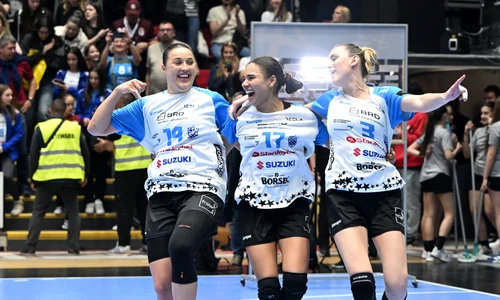 Handbalistele bucurestene de la CSM Djurdjina Jaukovic, Elizabeth Omoregie si Emilie Hegh Arntzen  Foto sportpictures eu jpg