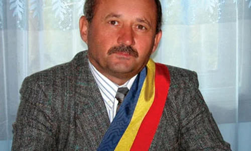 Radu Herciu, primarul cele mai sărace comune din țară, are patru terenuri și două case jpeg