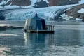 cabana gronelanda floating glacier hut jpg