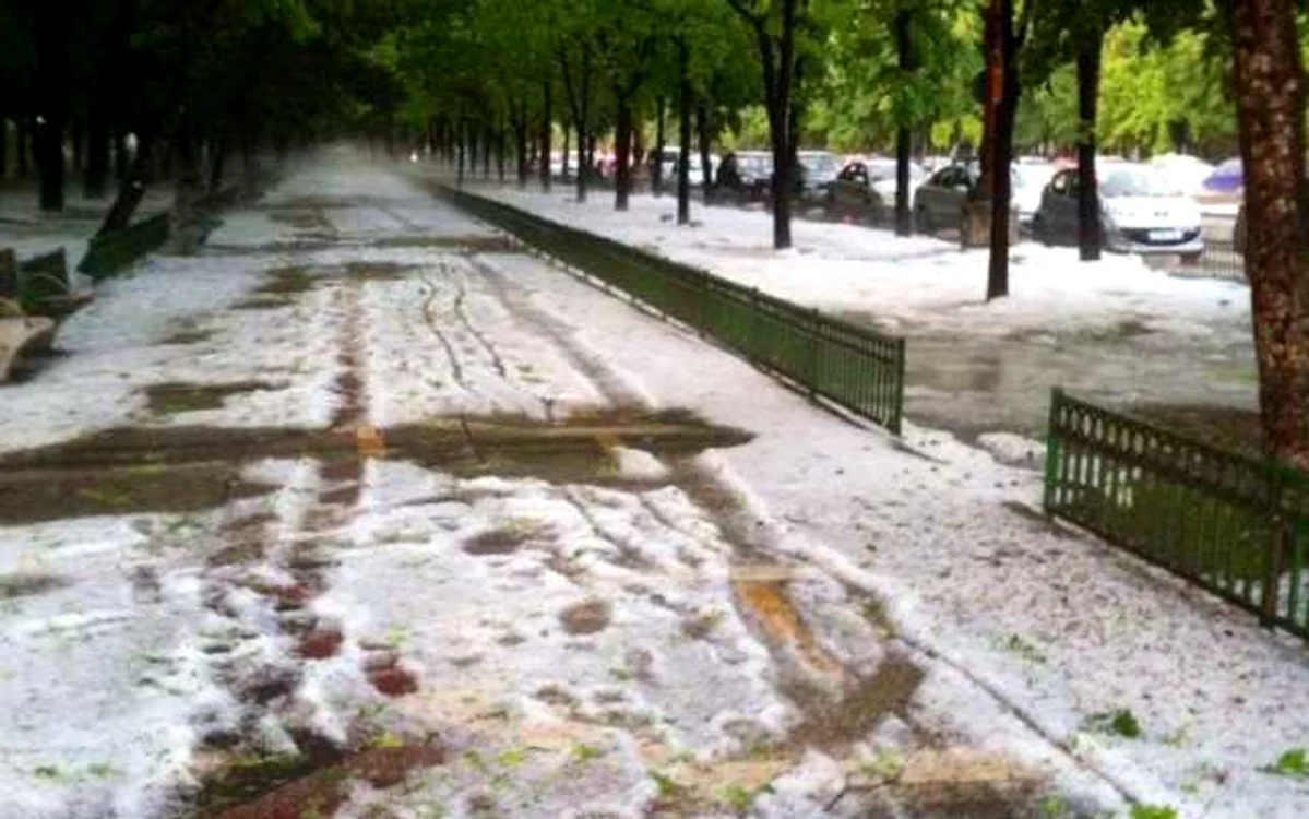 Grindină în Bucureşti FOTO Facebook/Georgiana Rache