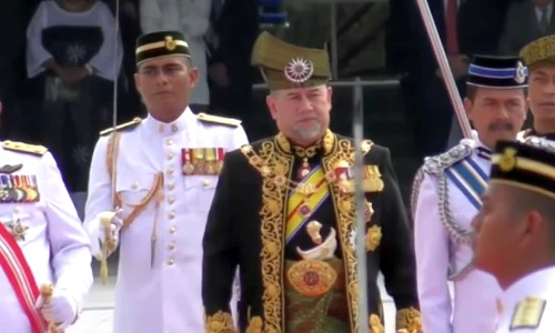 Regele Muhammad al V lea al Malaeziei a abdicat jpeg