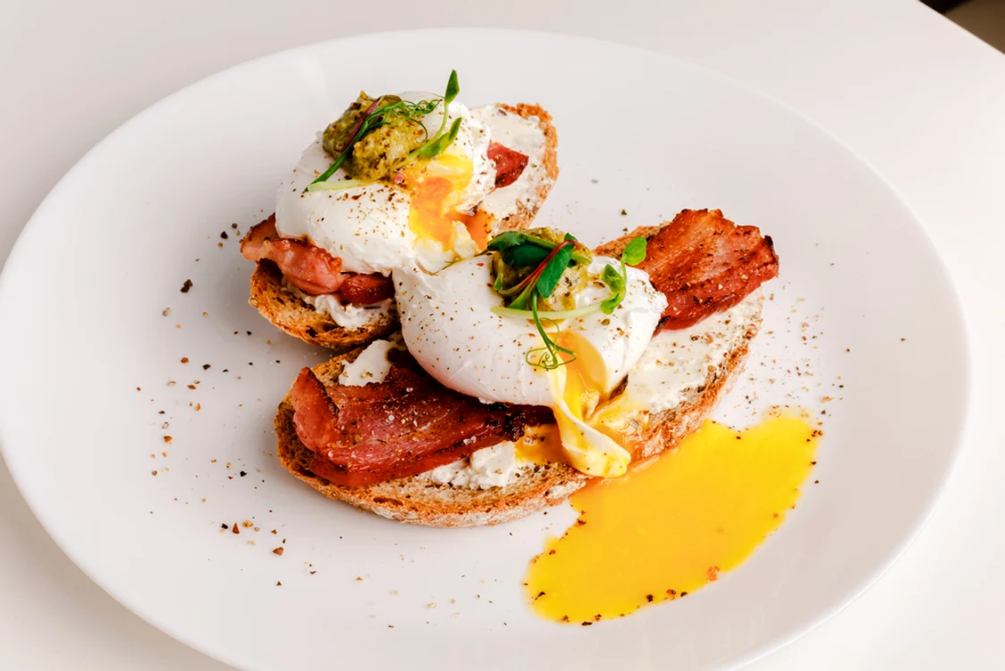 oua posate bacon shutterstock 1973536589 jpg