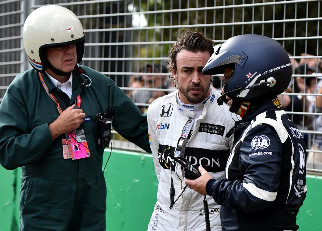Alonso a scăpat nevătămat