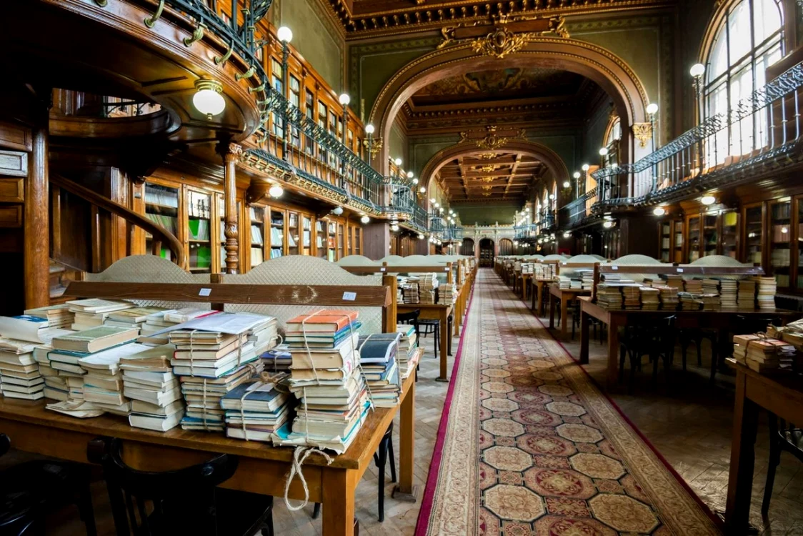 Cărţi în bibliotecă FOTO Arhivă