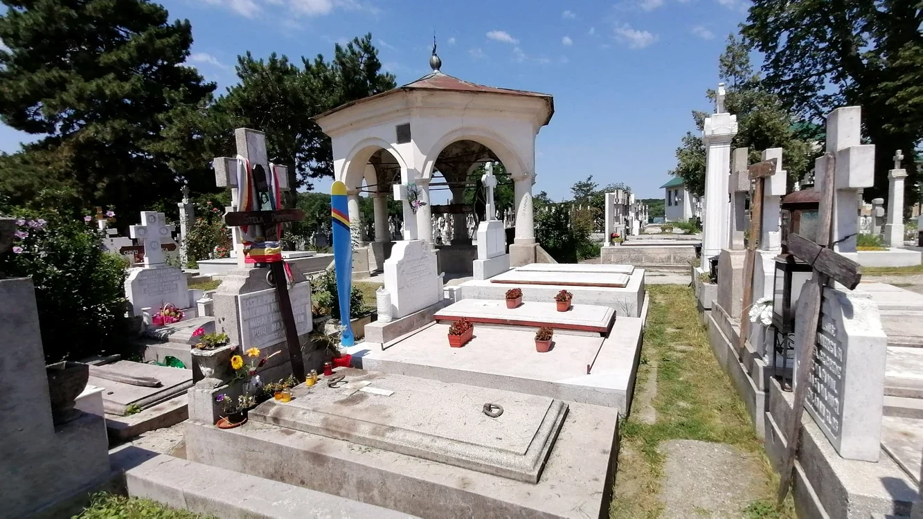 Așa arată acum mormântul Stelei Popescu