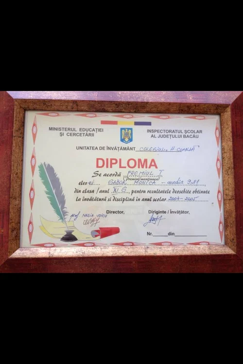 Diploma Monicăi din liceu