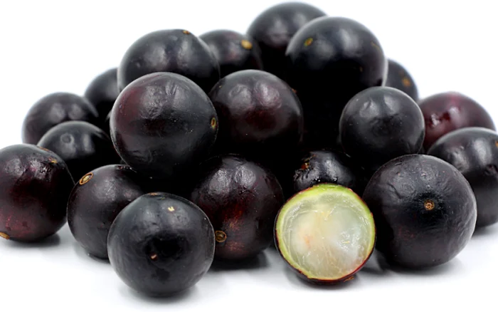 Consumul de jabuticaba ajută şi la întărirea vaselor de sânge FOTO:specialtyproduce.com