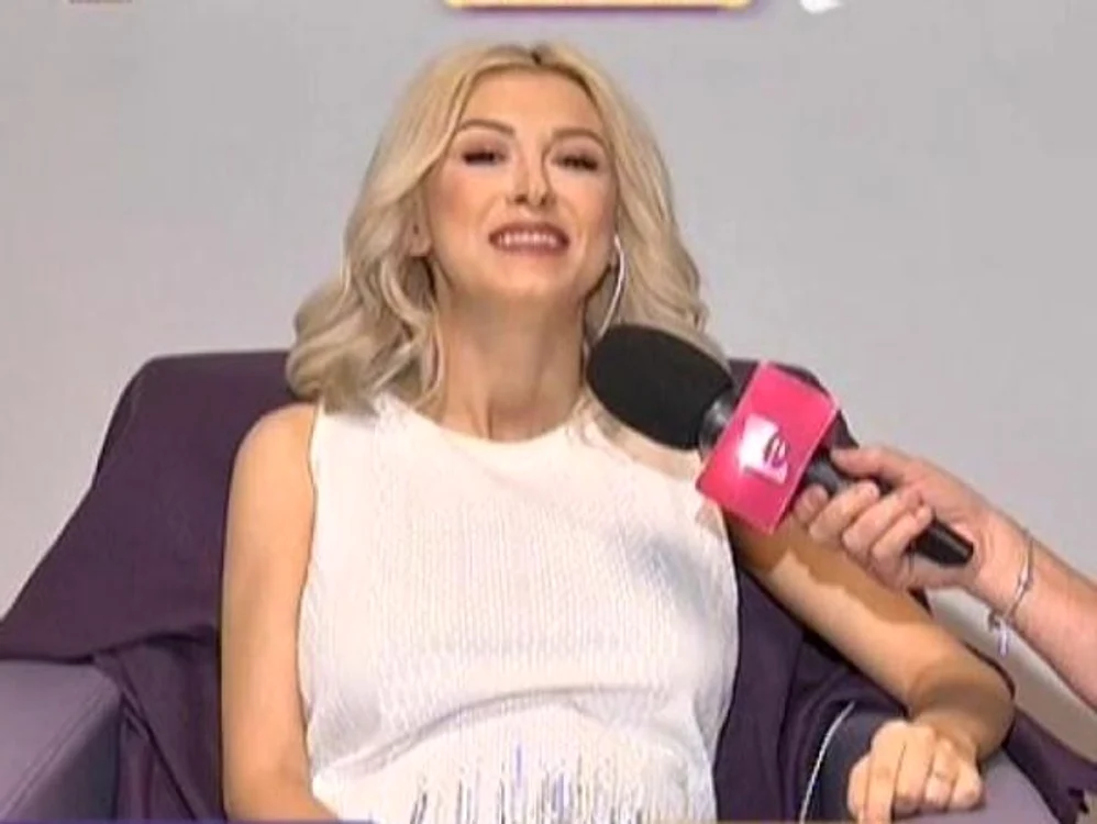 Andreea Bălan este mai uşoară cu 4 kilograme după naştere