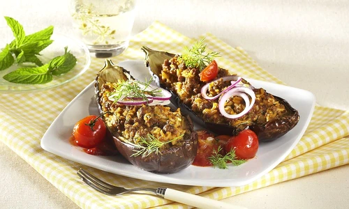 vinete umplute cu carne si orez jpeg