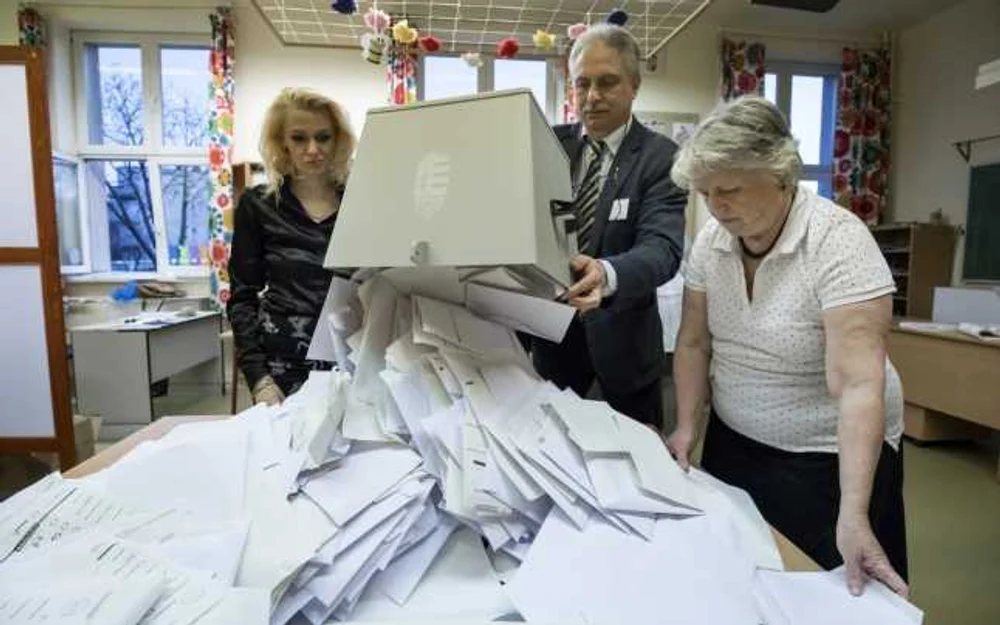 Secțiile de votare s-au închis în Ungaria, începe numărarea buletinelor. Prezență record la urne. Rezultatele preliminare ale alegerilor din Ungaria