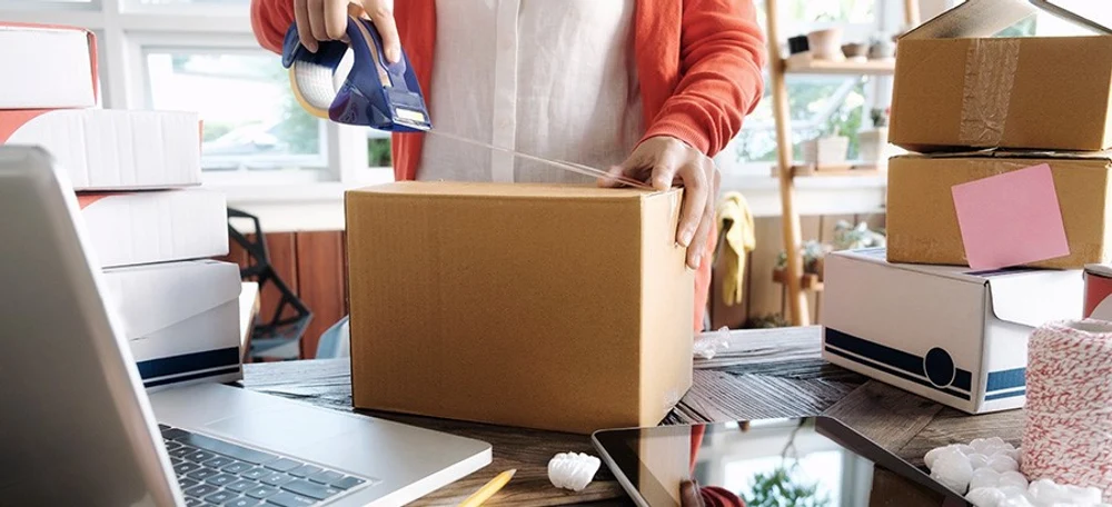 Lovitură pentru Temu și Shein. UE renunță mai repede la scutirea de taxe pentru coletele mici din China