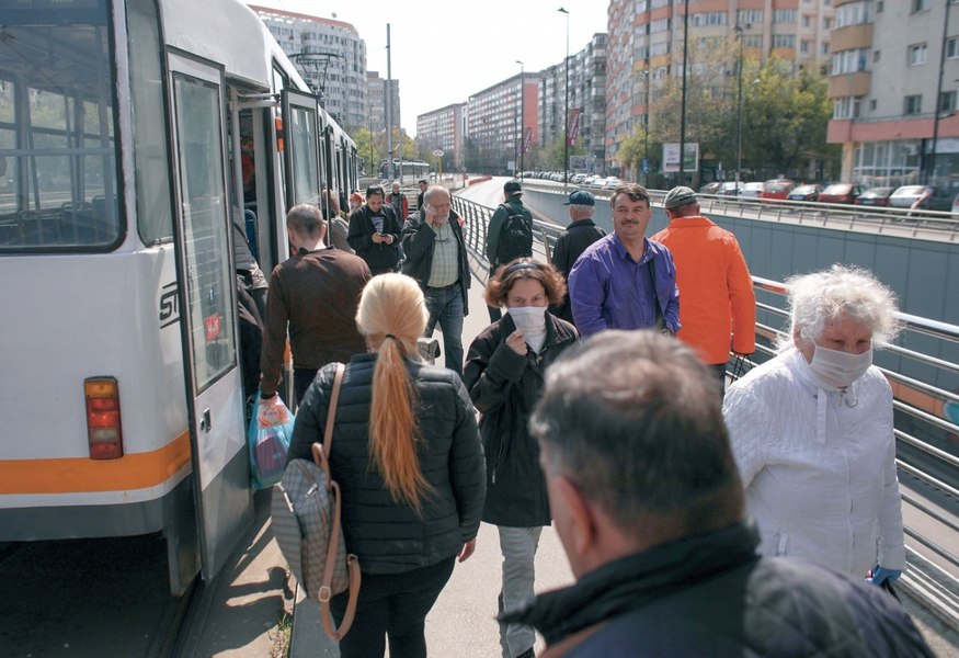 Circulaţia tramvaielor pe linia 41 blocată, în Capitală, din cauza unui accident rutier