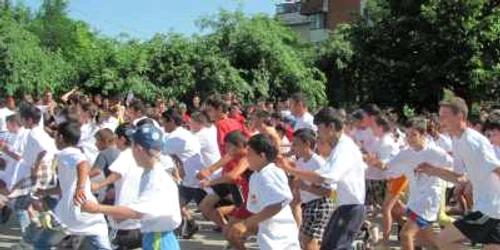 Sute de persoane, majoritatea tineri, au participat la cros