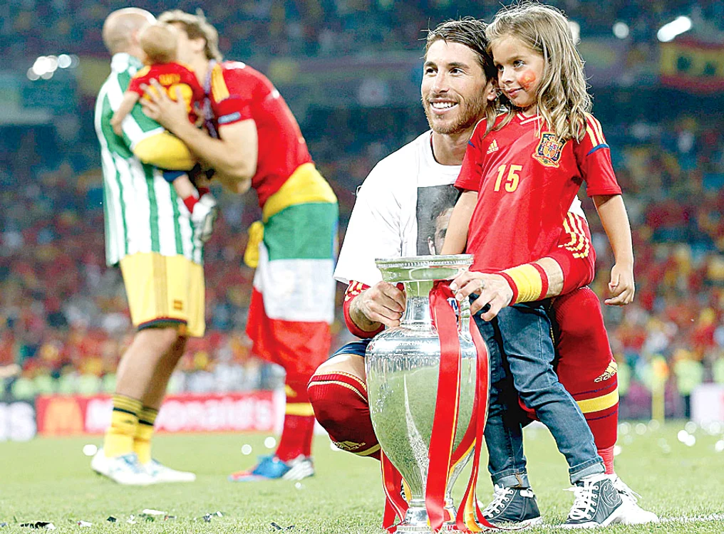 Ramos şi fetiţa lui s-au fotografiat cu trofeul