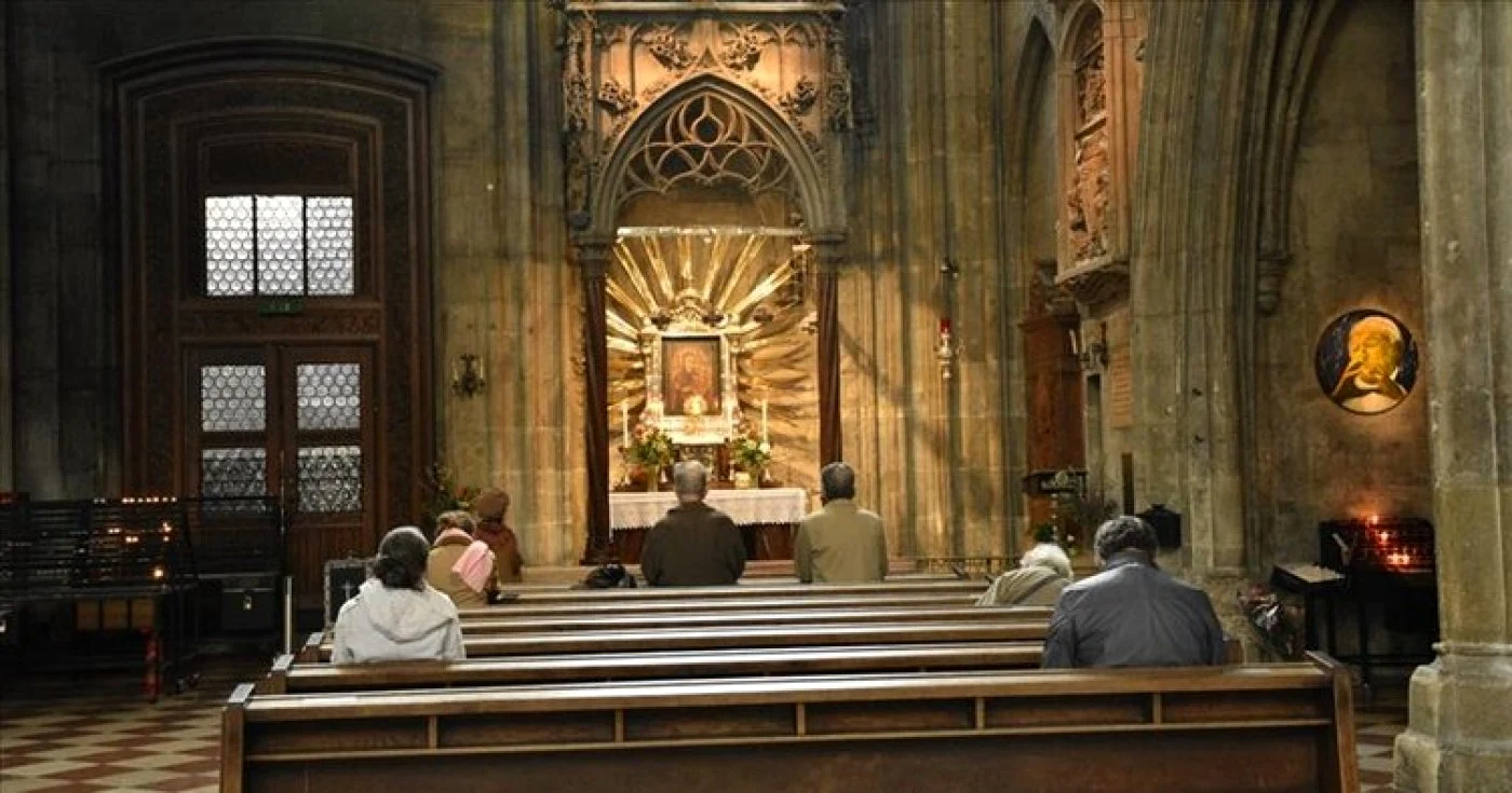 Zeci de persoane care au participat la acea slujbă religioasă au fost depistate ulterior pozitive la coronavirus.