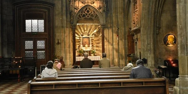 biserica coronavirus
