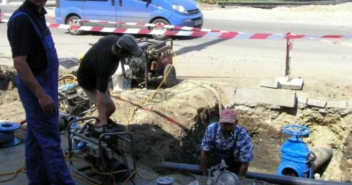 Muncitorii vor folosi pompe noi 