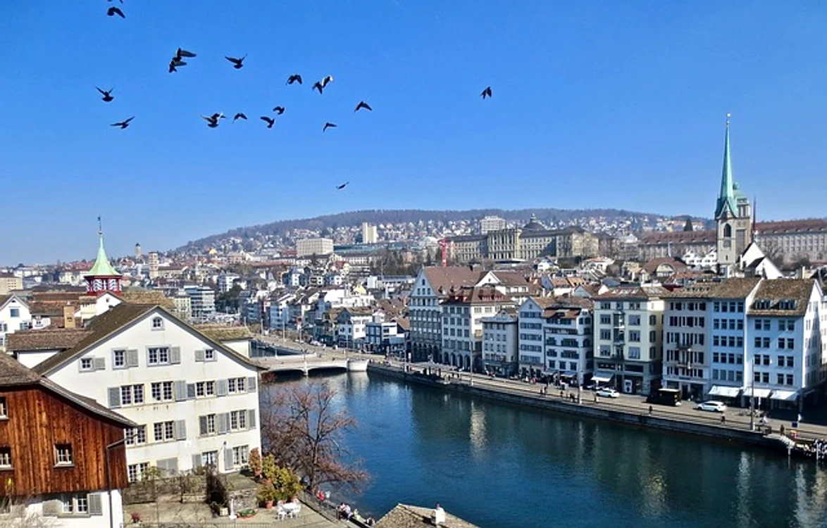 Cristian Sima trăiește în Zurich. FOTO: Pixabay/Toshiharu Watanabe