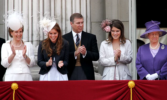 Ducesa Sophie, Prințesa Beatrice, Prințul Andrew, Prințesa Eugenie, Regina Elisabeta, în 2006  GettyImages 71228650 jpg