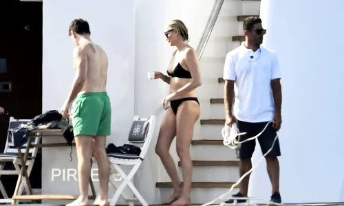 1 vacanta charlize theron jpg jpeg