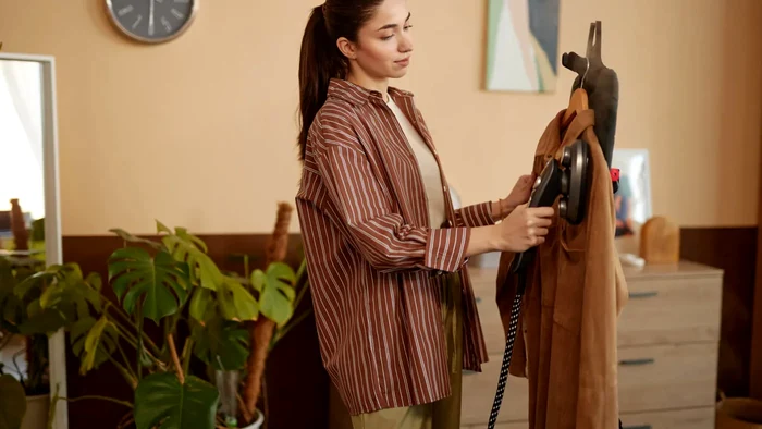 Cum să cureți o haină acasă. Așa o să arate ca nouă.