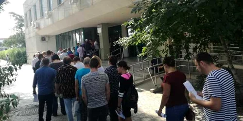 Coadă la Fisc în Iaşi