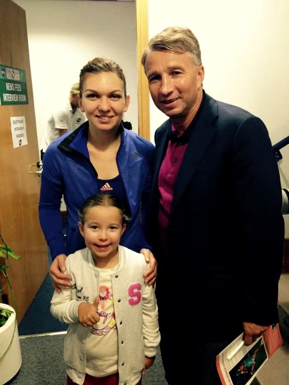 Simona Halep, alaturi de Dan Petrescu si fetita lui, Jennifer, la Dubai