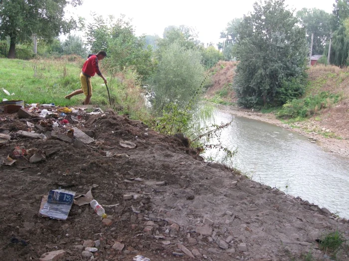 Târgovişte: Focare de infecţie în apele dâmboviţene