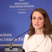 oana toiu foto facebook mae png