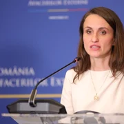 oana toiu foto facebook mae png