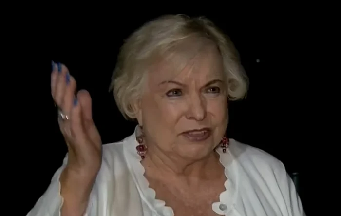 
    Julia Yonkowski, de 68 de ani, s-a trezit pe card cu suma de 999.985.855,94 $  