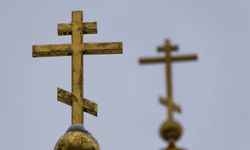 biserica cruce turla biserica foto shutterstock