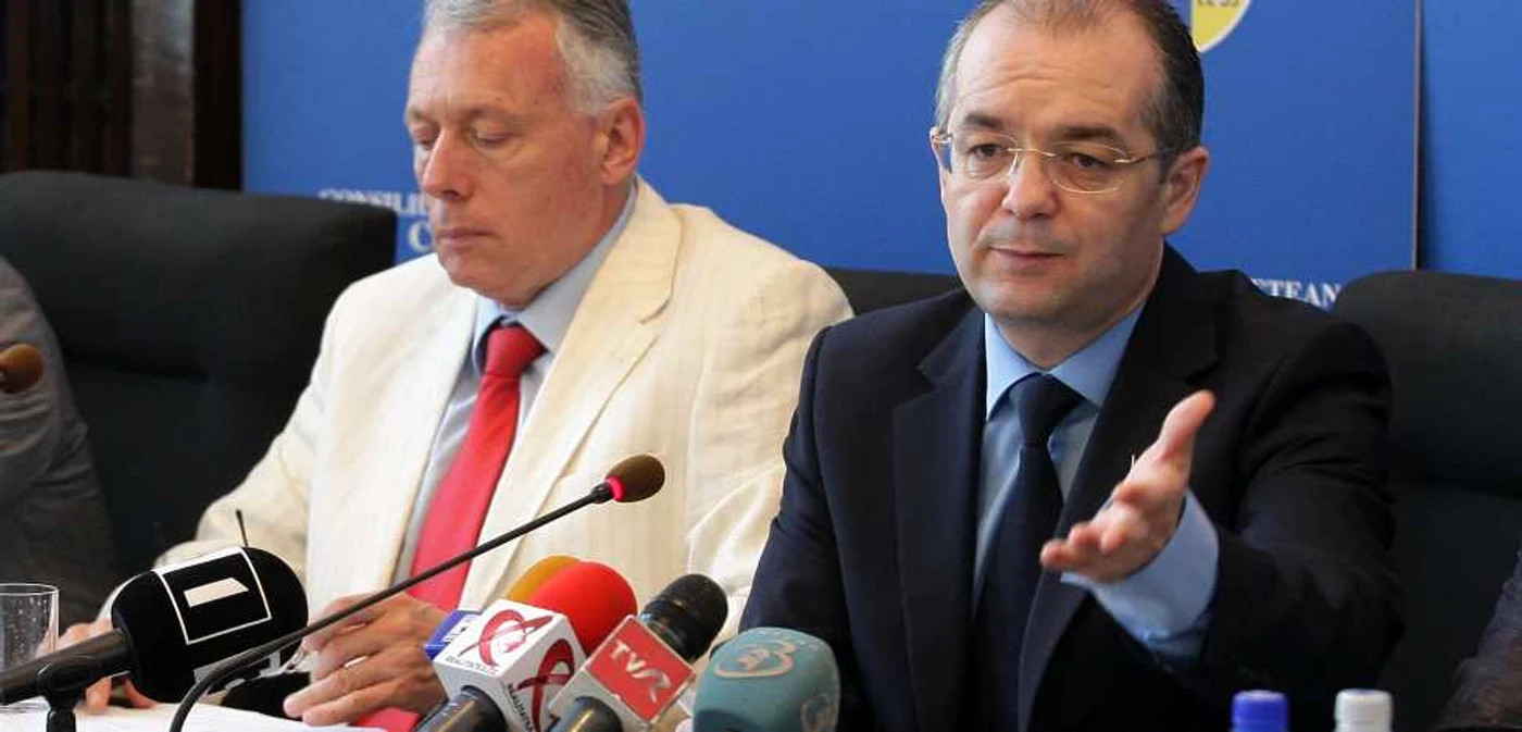 Premierul Emil Boc a comentat rezultatele slabe de la Bacalaureat. Foto Caius Raţiu