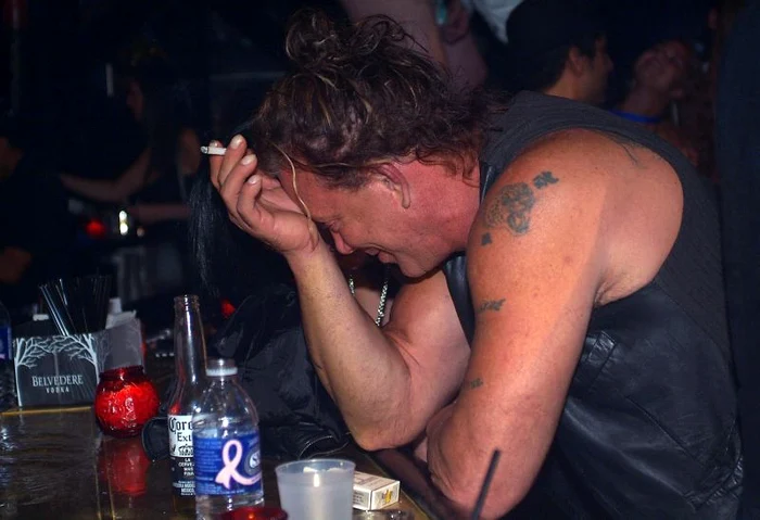 
    Vedete bete! Ipostaze stânjenitoare cu celebrităţile de peste hotare  