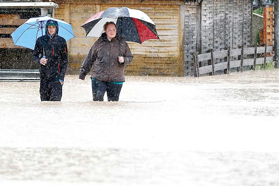 Cele mai afectate regiuni sunt Bavaria şi Saxonia Inferioară. Centrul oraşului Passau, aflat la graniţa cu Austria, a fost complet inundat de Dunăre (Fotografii: Reuters)