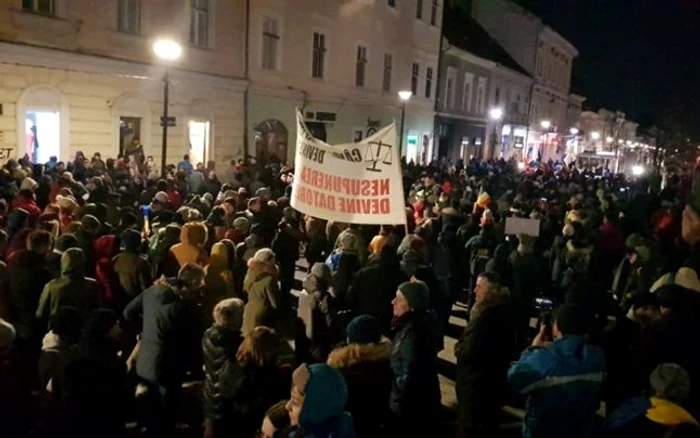 Imagine de la protestul de duminică seara, de la Cluj  FOTO: Remus Florescu