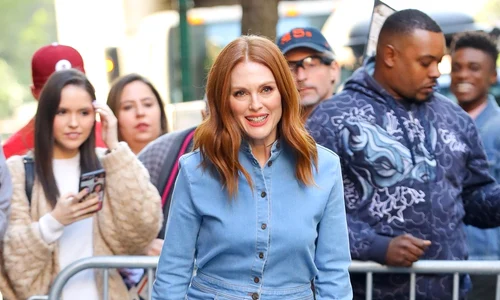 Julianne Moore is seen posing outside the View jpeg