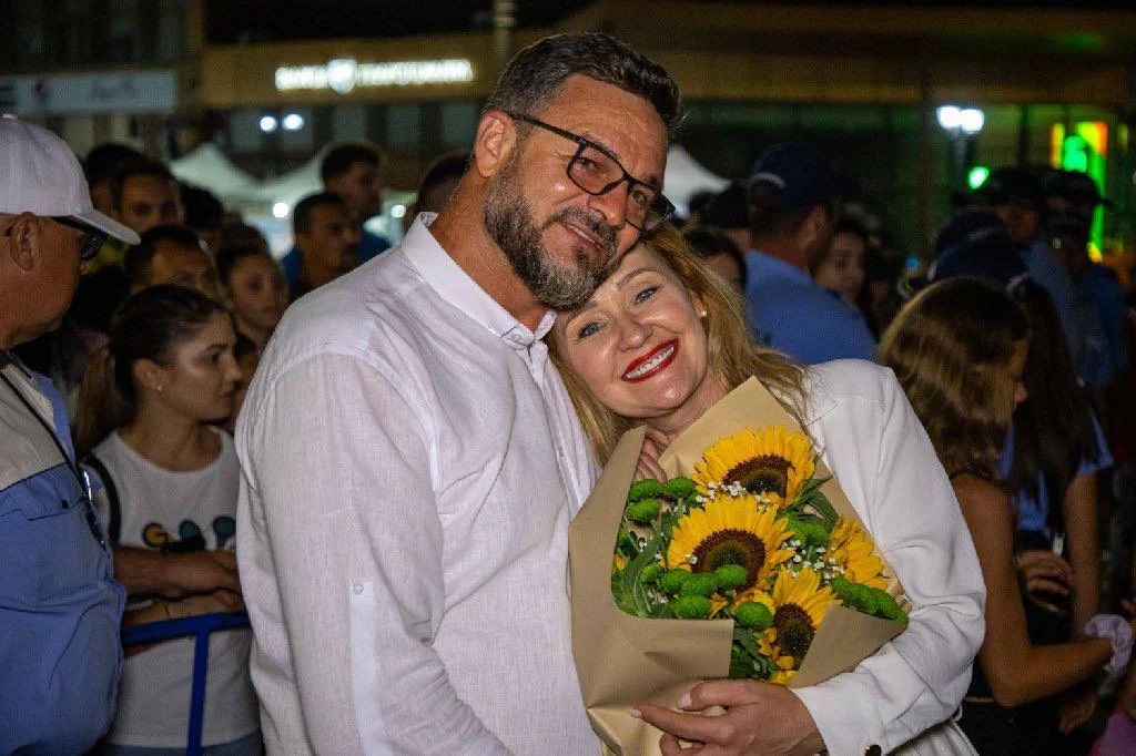 „Alin, dragul nostru prieten, s-a dus la îngeri.” Elena Lasconi, îndurerată după moartea viceprimarului Alin Vlădău. Avea doar 50 de ani