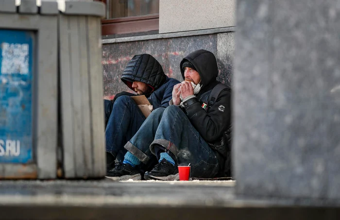 Persoane fără adăpost în Moscova FOTO EPA-EFE