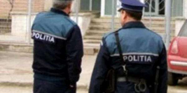 Poliţiştii le caută pe cele două (foto arhivă)