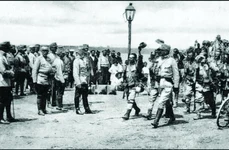 La intrarea în Bulgaria, Regele Carol I trece în revistă trupele române