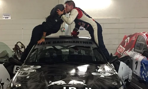 La finalul cursei la care Felix a participat, Mihaela şi a sărutat tandru iubitul jpeg