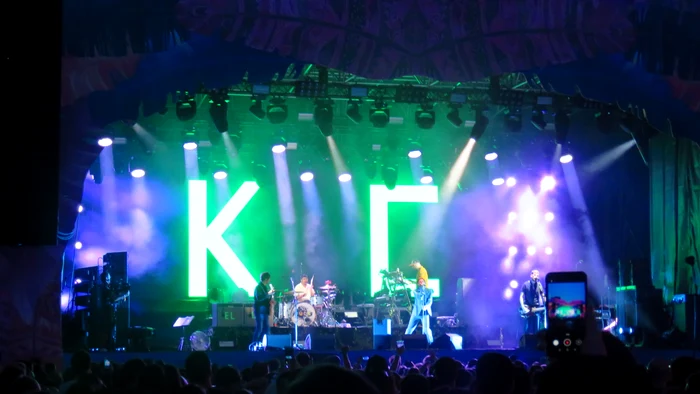 Cei de la Kaiser Chiefs au urcat pe aceeași scenă pe care ar fi trebuit să cânte și Liam Gallagher